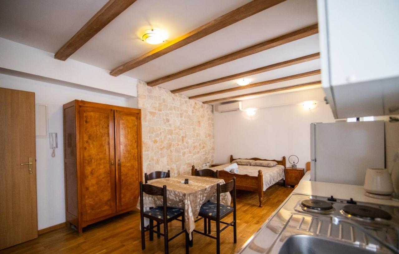 Apartments Loriana Sibenik Luaran gambar
